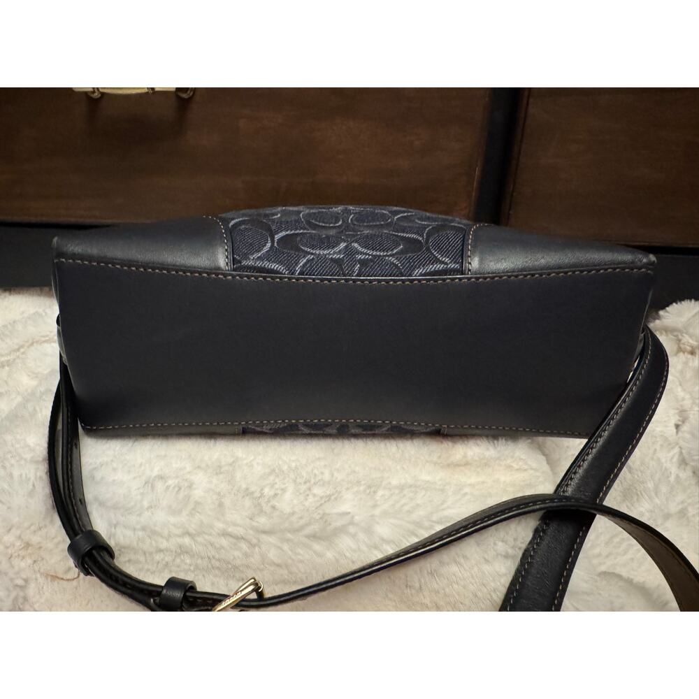 EXCELLENT CONDITION Coach Denim leather coach purse - Picture 7 of 10